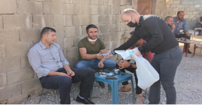 Hakkari Gençlik ve Engelliler Derneğinden Sağlık çalışanlara destek