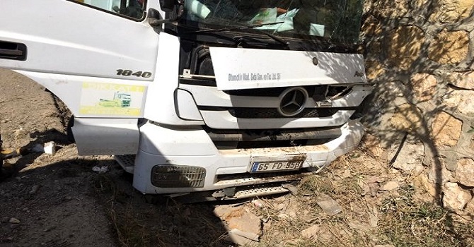 Yüksekova'da trafik kazası: 1 yaralı