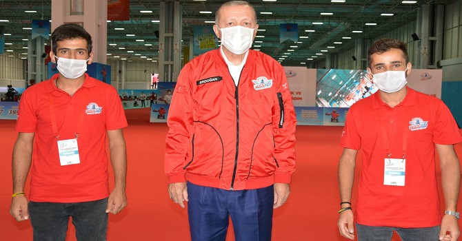 Cumhurbaşkanı Erdoğan, Hakkarili Tatlı'yı tebrik etti