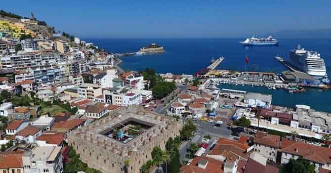 Giden geri dönmedi: Kuşadası'nın nüfusu 35 ili geçti