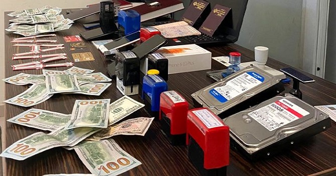 Hakkari ve Van'da 1 milyon TL'lik vurgun yaptılar