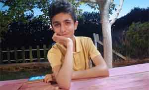 Sokak köpeklerinden kaçarken kazada öldü