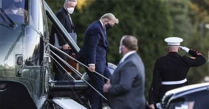 Trump koronavirüs testinin pozitif çıkmasından sonra hastaneye kaldırıldı