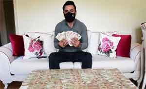 Babasının biriktirdiği eski paraları internetten 500 bin liraya satışa çıkardı