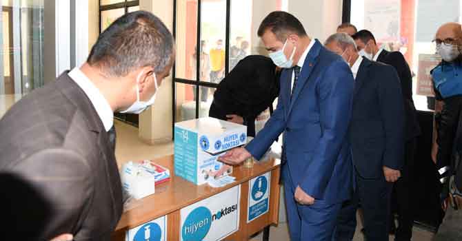 Hakkari'de 'Temassız' dezenfektan cihazı üretildi