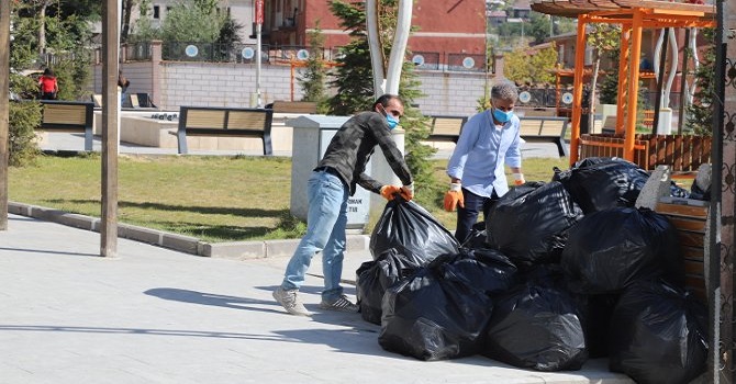 Hakkari Kent parkı bilinçsizce kirletiliyor