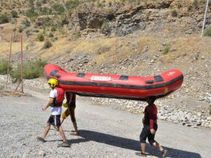 Çukurca’da rafting şampiyonası hazırlığı