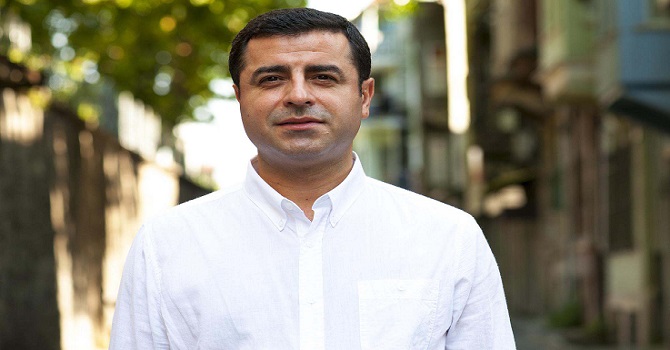 Selahattin Demirtaş'tan 'devrim' mesajı