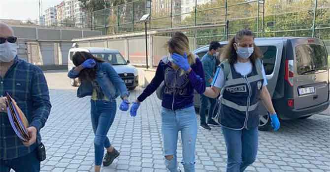 Altınları, polis otosuna saklayan hırsızlar tutuklandı