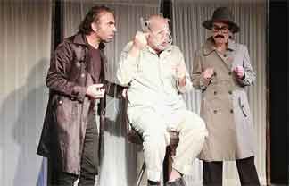 İBB'nin Kürtçe oyununu gösterime saatler kala polis bastı, kaymakam yasaklattı