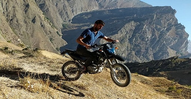 Hakkarili genç, motokros yarışlarına katılmak istiyor