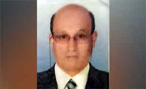 Denizde çırpınan kızını kurtardı, kendisi boğuldu