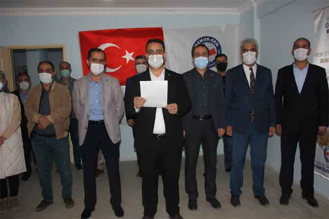 Memur-Sen’den Fransa Cumhurbaşkanı Macron’a tepki