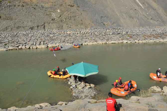 Hakkari'de rafting heyecanı