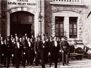 Türkiye Cumhuriyeti'nin kuruluşunun 97. yılı kutlanıyor