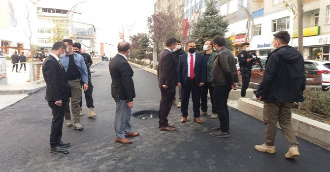 Vali Akbıyık, asfalt çalışmalarını denetledi
