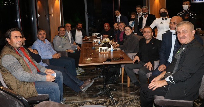 Hakkari'de hizmete açılan Ölmez Cafe & Restaurant büyük ilgi görüyor