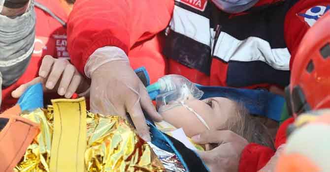 Ayda bebek 91 saat sonra enkazdan sağ olarak çıkarıldı