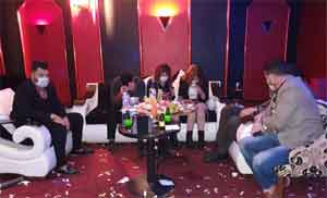 Saat 22.00'den sonra açık olan eğlence mekanına polis baskını