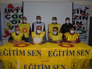 Hakkari Eğitim-Sen'den öğretmenlerin gözaltına alınmasına tepki