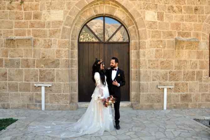 Yeni evlenen çiftlerden dış mekan fotoğraf çekimine yoğun ilgi