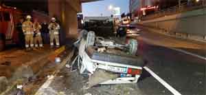 Otomobil viyadükten uçtu: 3 yaralı 