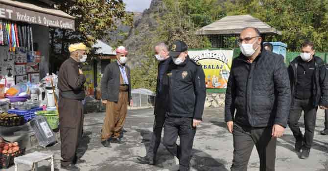 Çukurca'da Covid-19 denetimleri devam ediyor
