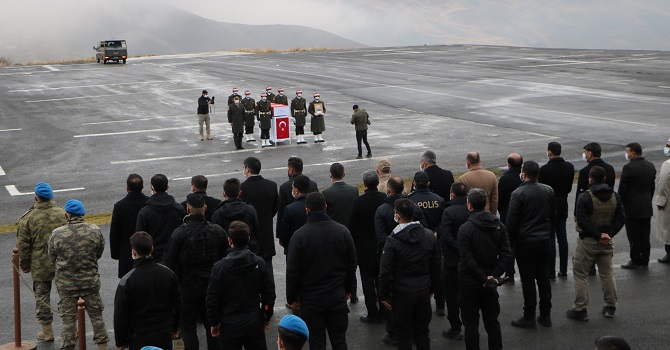 Hakkari'de şehit asker için tören düzenlendi