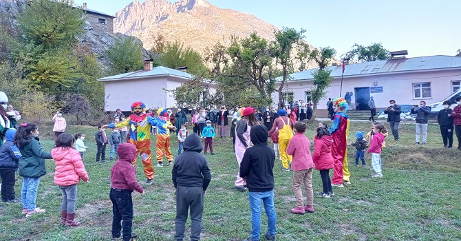 Hakkari'de Merkezim her yerde projesi