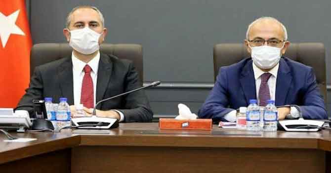 Hazine Bakanı Elvan ile Adalet Bakanı Gül, TÜSİAD üyeleriyle biraraya geldi