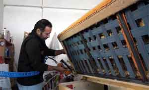 Tamir için bırakılan koltuktan 10 bin TL'lik altın çıktı