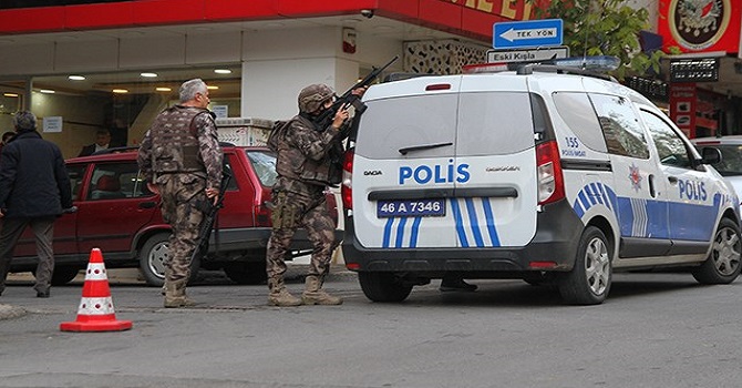 Polise silahlı saldırı: 1 Şehit 1 yaralı
