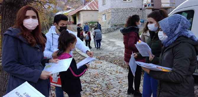 EBA'ya ulaşamayan öğrencilere onlar ulaşıyor