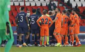 Paris Saint-Germain - İstanbul Başakşehir karşılaşması ertelendi