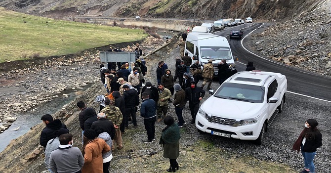 Kaza; Uzman çavuş, eşi ve bebekleri hayatını kaybetti