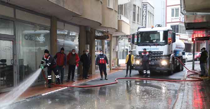 Özdemir Sokak tazyikli suyla yıkandı