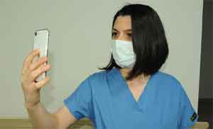 Koronavirüsü yenen hemşire: Ev ziyaretlerimizi sağlıklı günler için erteleyelim