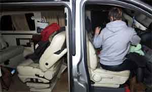 VIP araçla uyuşturucu partisi