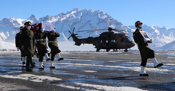 Hakkari'de şehit asker için tören düzenlendi