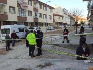 Otomobilde 3 kişinin cansız bedeni bulundu