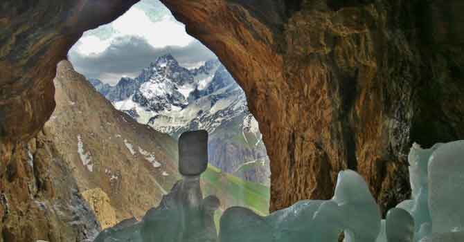 Hakkari'deki Türkiye’nin en büyük buzulu eriyor