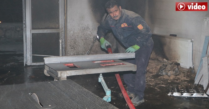 Hakkari'de patlama sonrası korkutan yangın