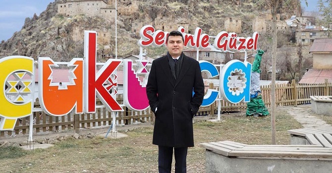 Çukurca kaymakamı Öztürk'ün görev yeri değişti