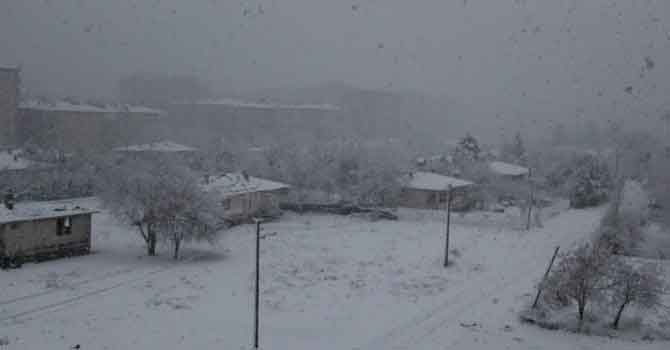 Diyarbakır beyaza büründü