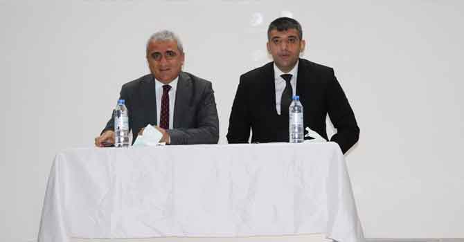 Hakkari Milli Eğitim Müdürü Bilal Gür,; Değişim, "Ben" değil "Biz" diyenlerle başlar. 