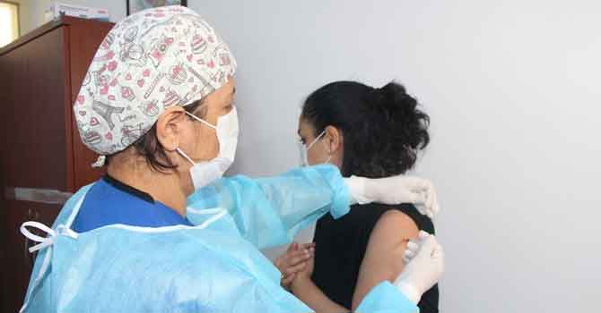 Bilim Kurulu Üyesi: Zorunlu aşıdan taraf değilim