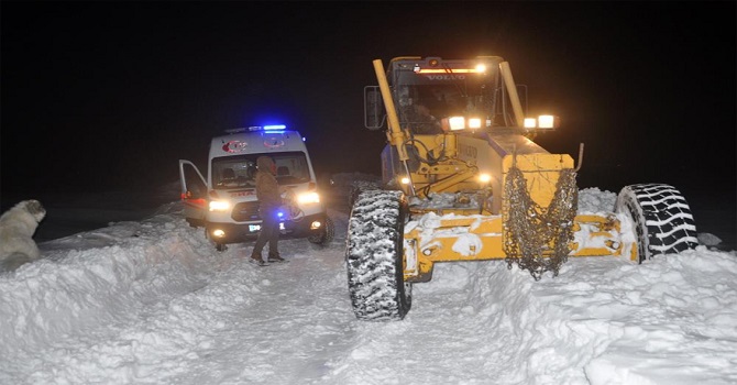Yüksekova'da ekipler Rahime teyze için seferber oldu