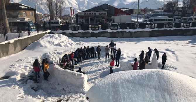 Hakkari'de kardan anfi yapıp okuma halkaları oluşturuldu