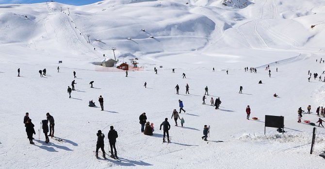 Hakkari'de kayak merkezine yoğun ilgi FOTO GALERİ