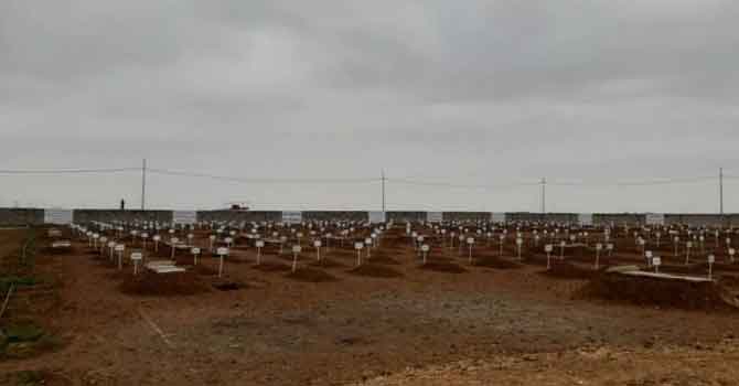 Toplu mezardan çıkarılan 104 cenaze toprağa verildi